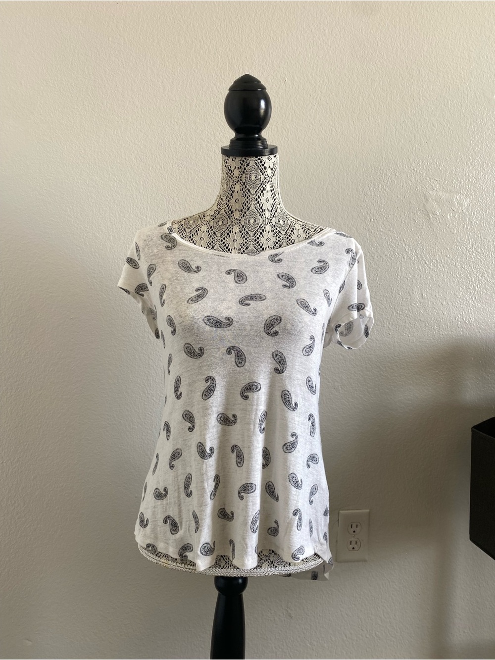 Lucky brand Women's White Paisley Short Sleeve Top